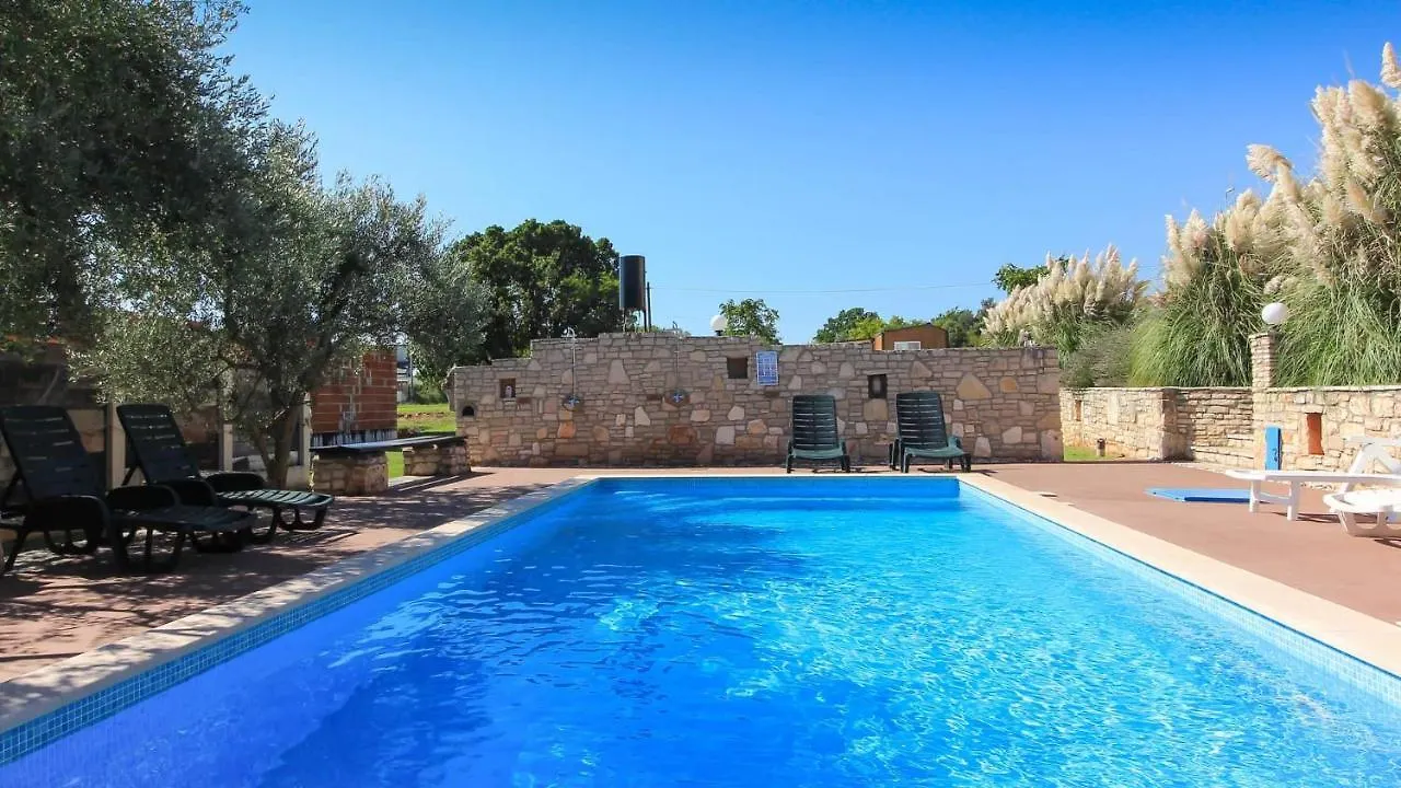 Large Villa Ska With Amazing Private Pool Near The Beach And Town By Wiibuk 普拉 克罗地亚