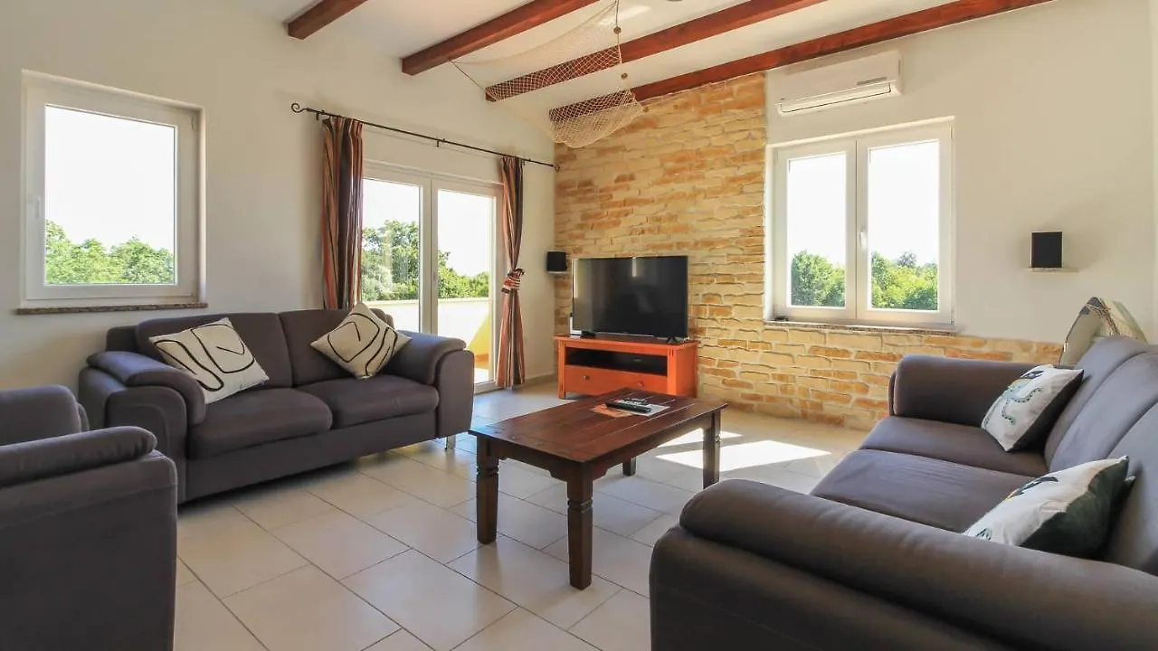 Large Villa Ska With Amazing Private Pool Near The Beach And Town By Wiibuk 普拉 0*,  克罗地亚