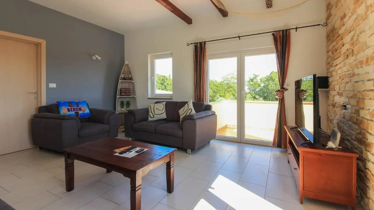 Large Villa Ska With Amazing Private Pool Near The Beach And Town By Wiibuk 普拉 0*,  克罗地亚