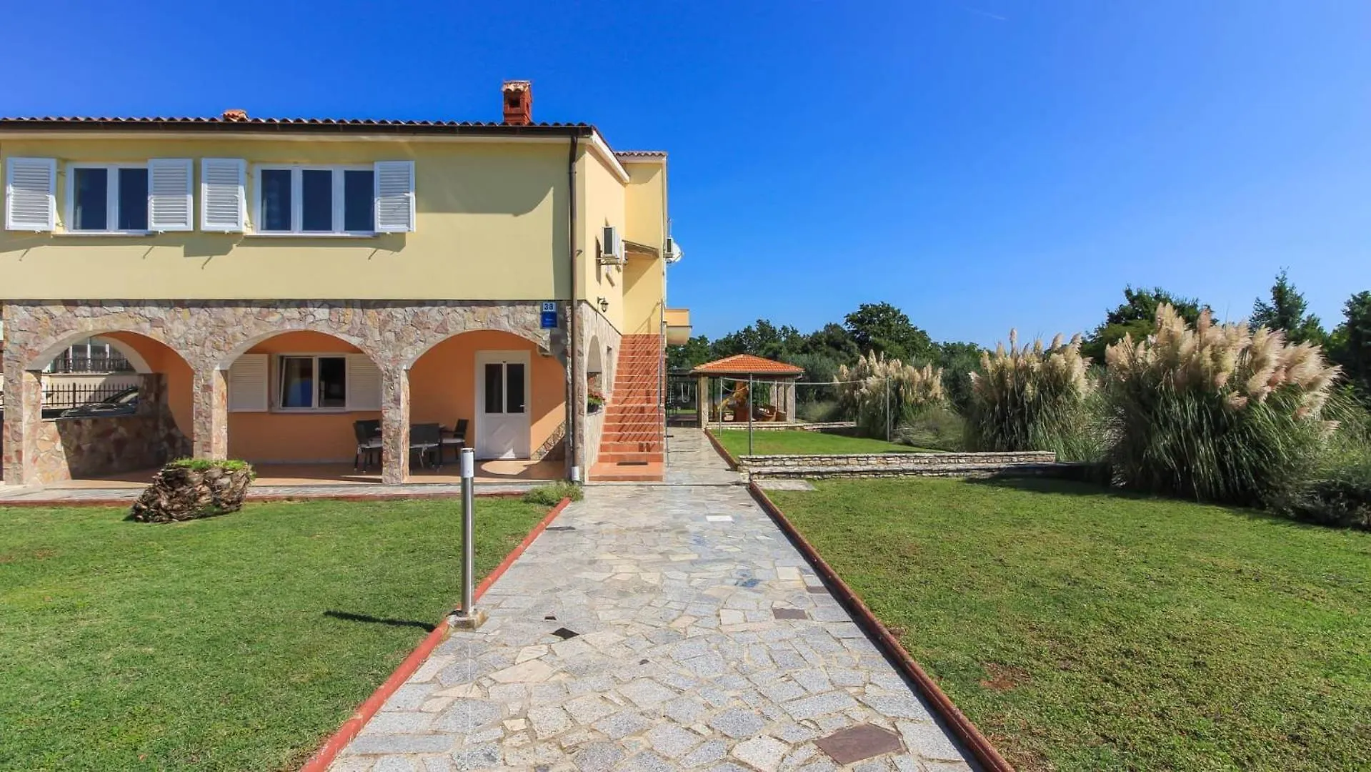 Large Villa Ska With Amazing Private Pool Near The Beach And Town By Wiibuk 普拉